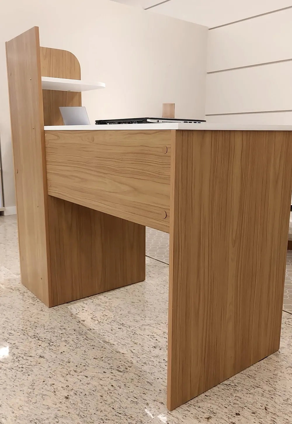 Escritorio Nexus Mdp Roble Con Blanco